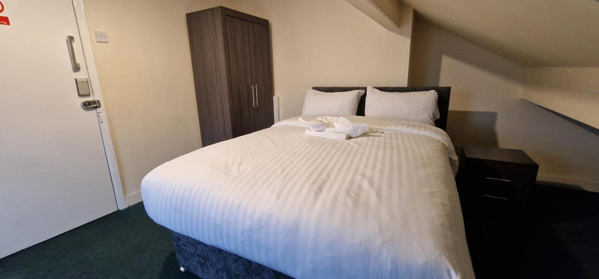 Self Check In Rooms Central Wakefield Ngoại thất bức ảnh