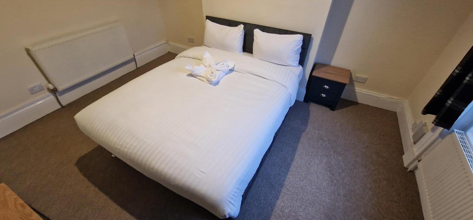 Self Check In Rooms Central Wakefield Ngoại thất bức ảnh
